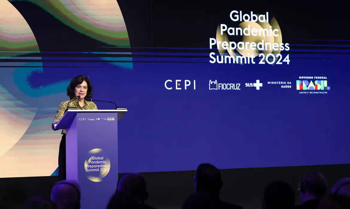 Ministra diz que Brasil se estruturou e tem capacidade para enfrentar futuras pandemias