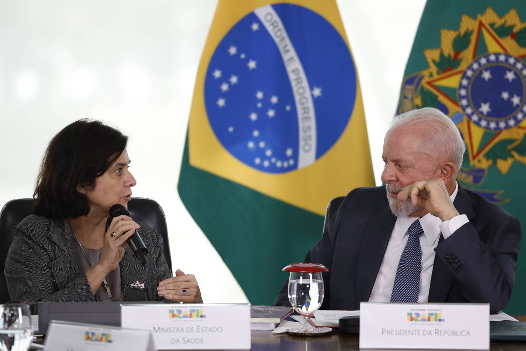 Saúde enfrenta redução de verbas com a tarefa de preservar programas anunciados por Lula e Nísia Trindade