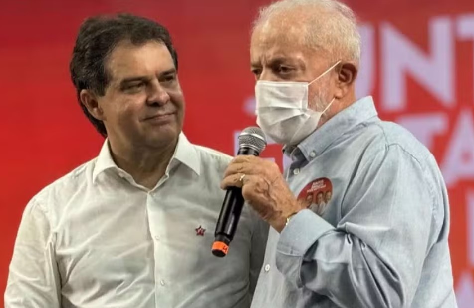 Juiz determina exclusão de conteúdos da campanha de Evandro Leitão em Fortaleza após pedido de voto expresso de Lula