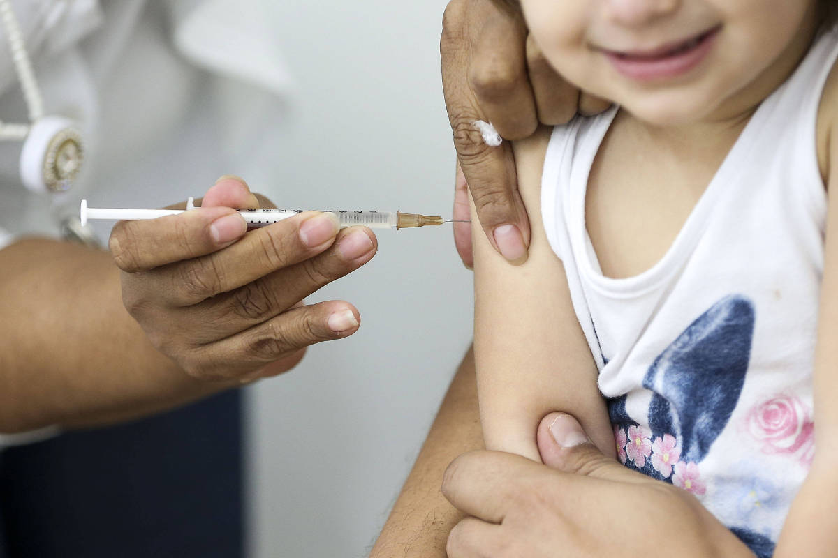 Oito em cada dez municípios brasileiros têm risco alto ou muito alto para sarampo