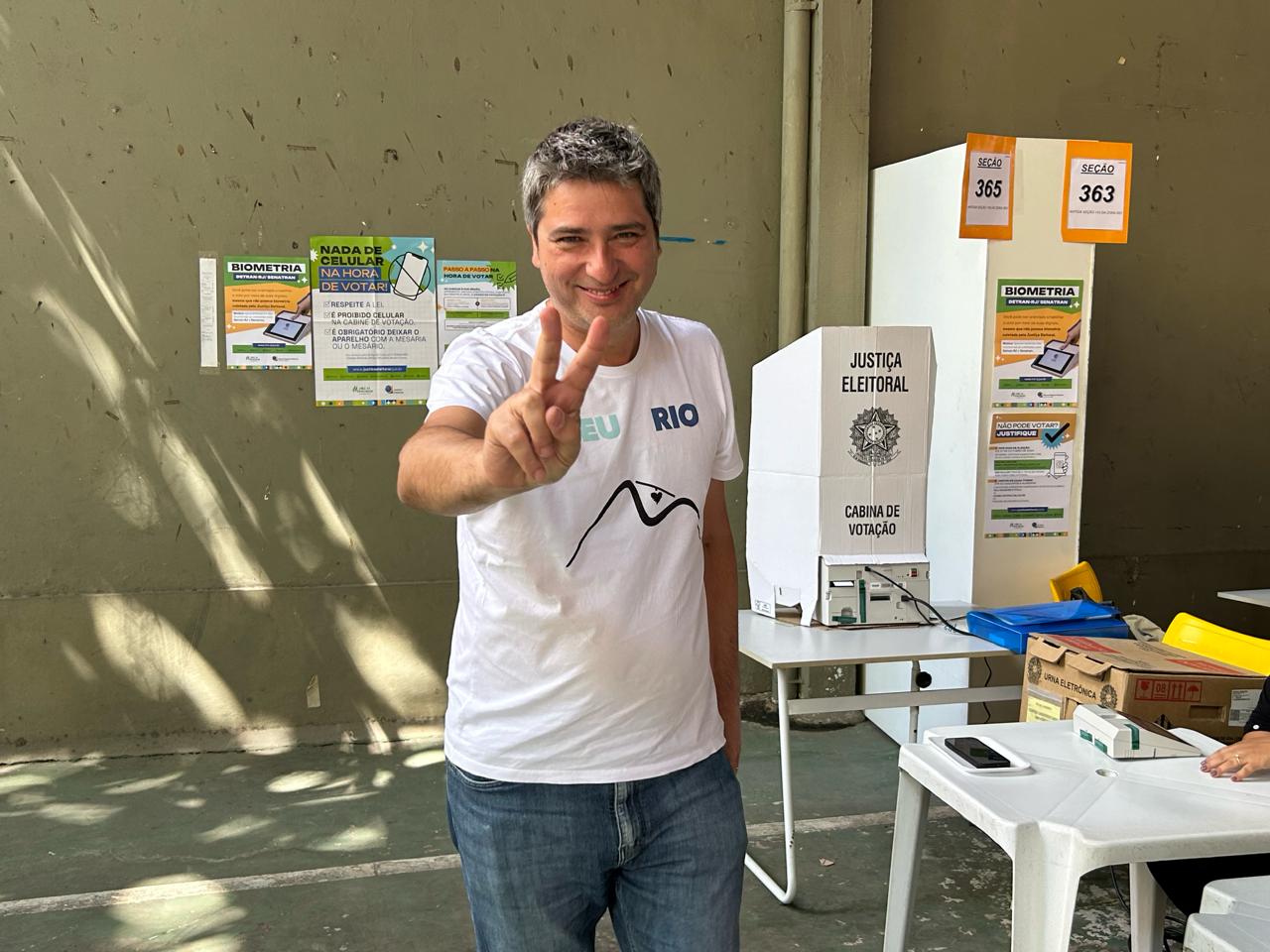 Portinho vota no Rio e crava Ramagem no segundo turno