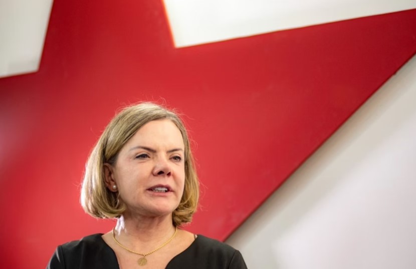 Gleisi diz que Jojo Toddynho mentiu ao dizer que PT ofereceu cachê milionário por apoio à Lula: “Terá que responder por isso”