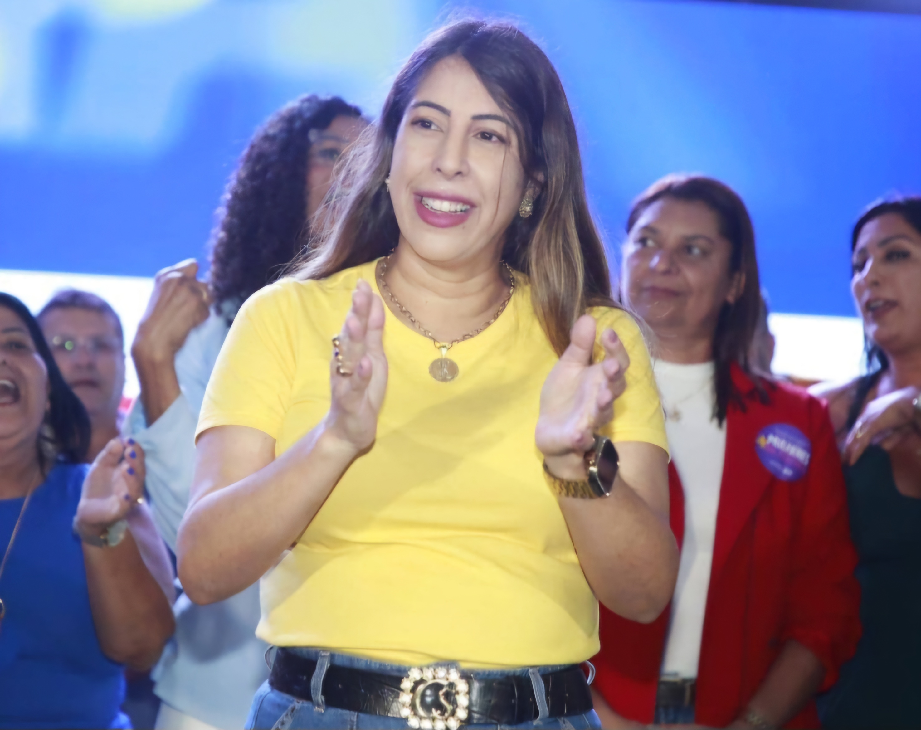 TRE abre investigação contra prefeita reeleita de São João da Barra por suposta compra de votos