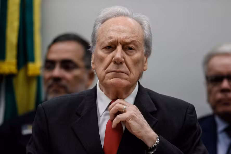 Lewandowski afirma que polícias federais têm obrigação de dar o exemplo