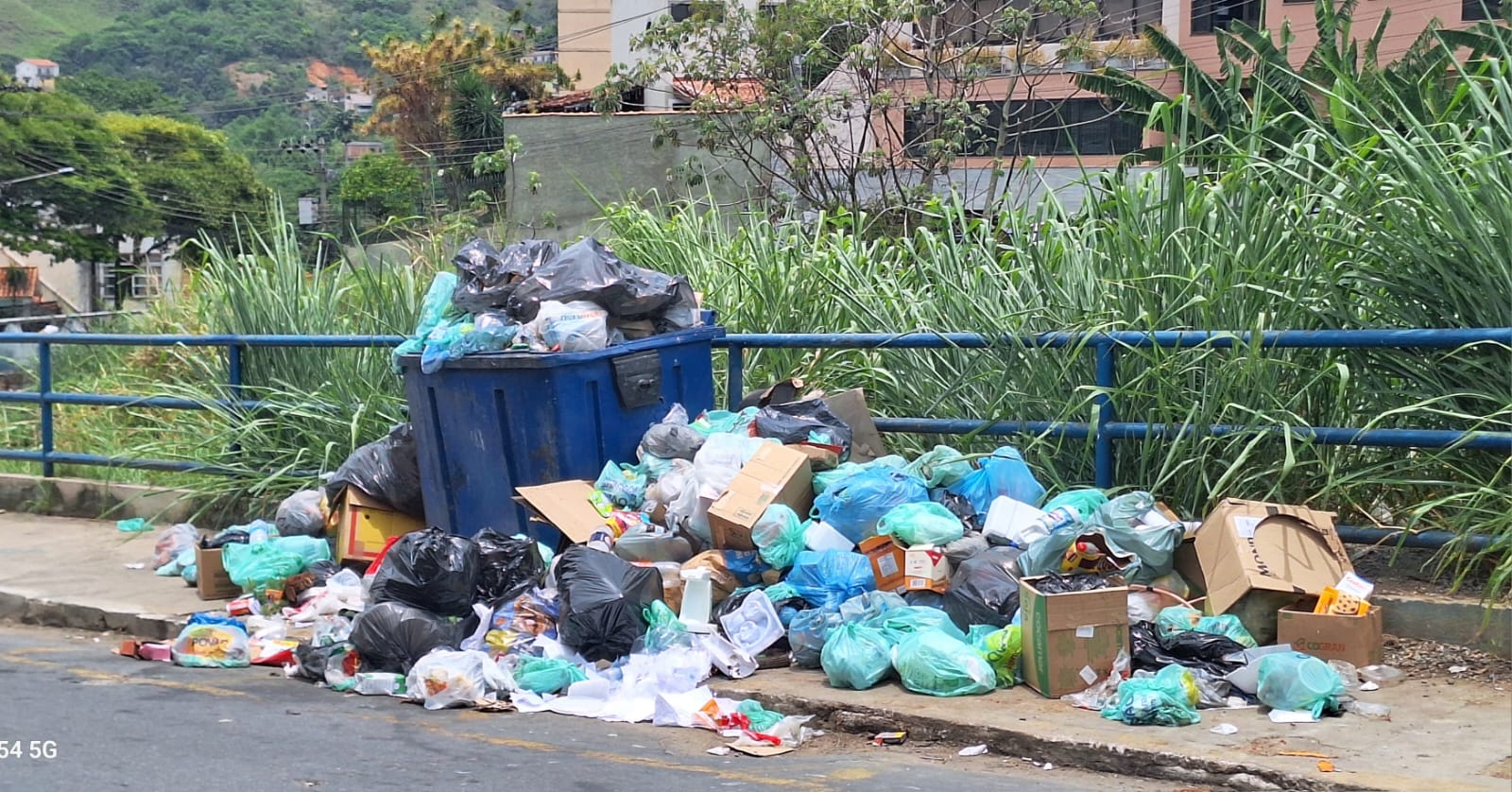 Câmara aprova punição para quem jogar lixo em vias públicas; texto vai ao Senado