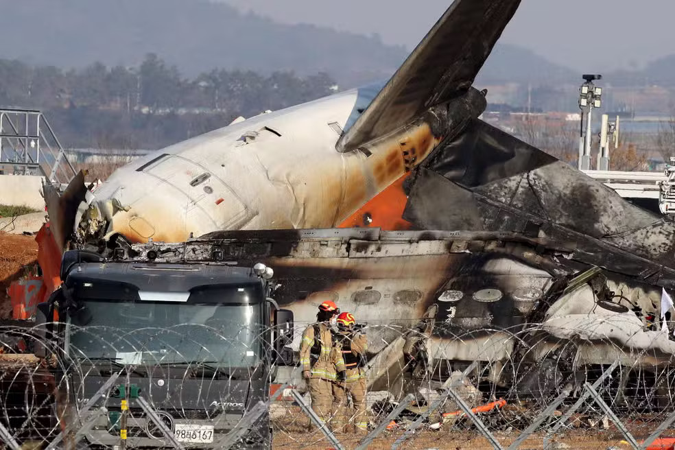 Boeing sul-coreano que explodiu fez 13 voos em 48 horas antes de decolar para rota final