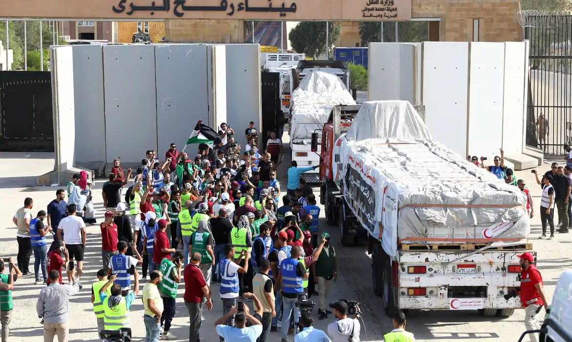 Líderes e organizações internacionais apelam para rápida entrega de ajuda a Gaza após acordo entre Israel e Hamas