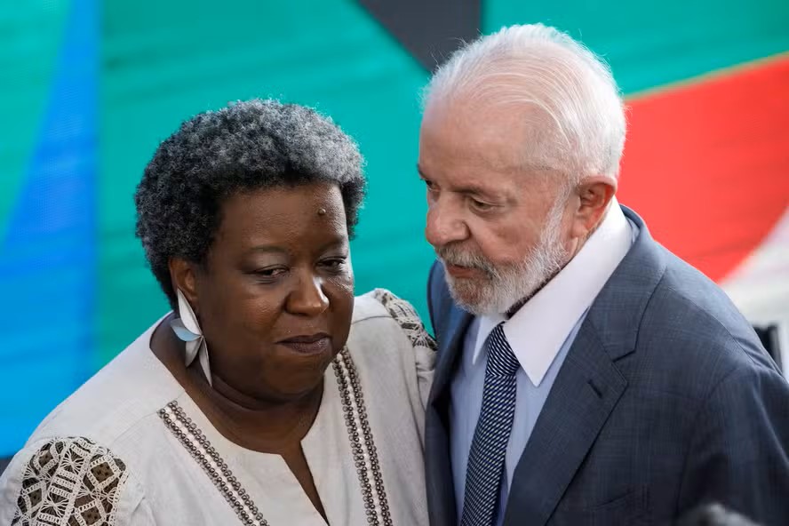 Governo vai criar centro de acolhimento para deportados em aeroporto dos Confins, em Minas