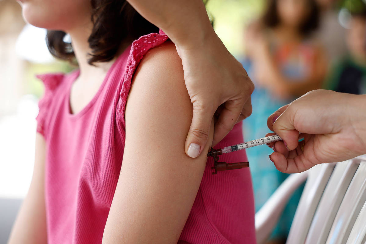 Pais que não vacinaram filhos contra Covid podem ser multados, decide STJ
