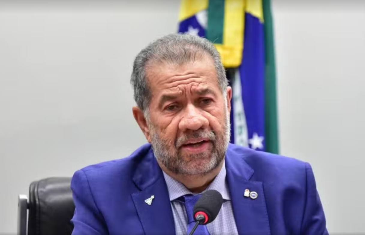 CPMI no INSS pedirá indiciamento de Lupi por fraudes no instituto