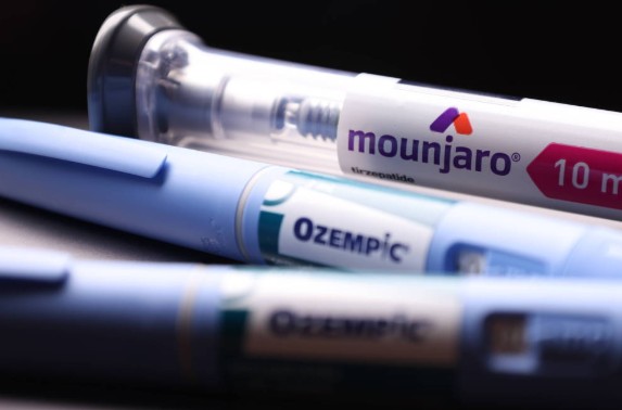 Anvisa alerta para risco de canetas emagrecedoras falsas e uso sem orientação médica