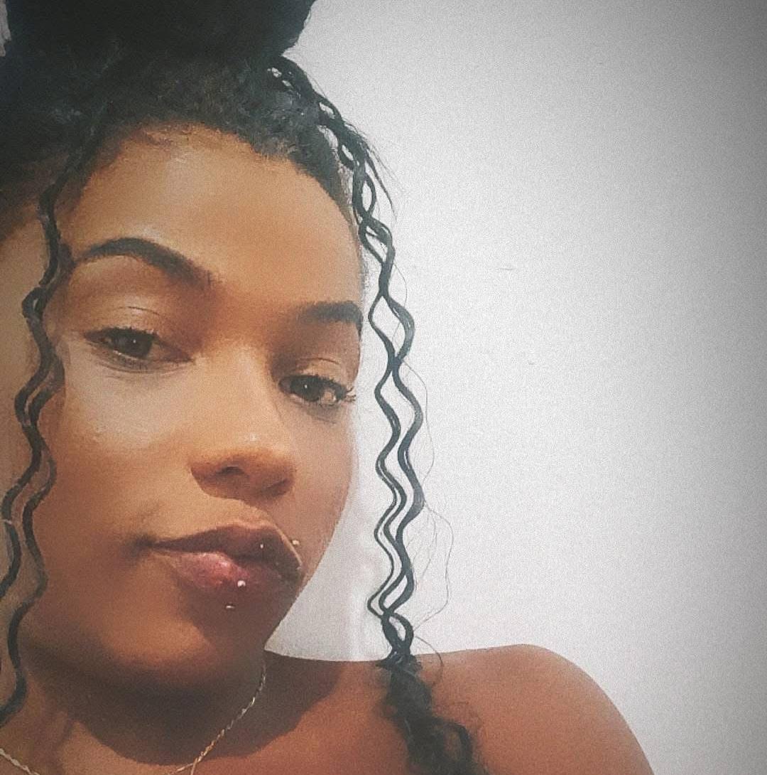 Ex arma emboscada com perfil falso e mata mulher a facadas em Benfica