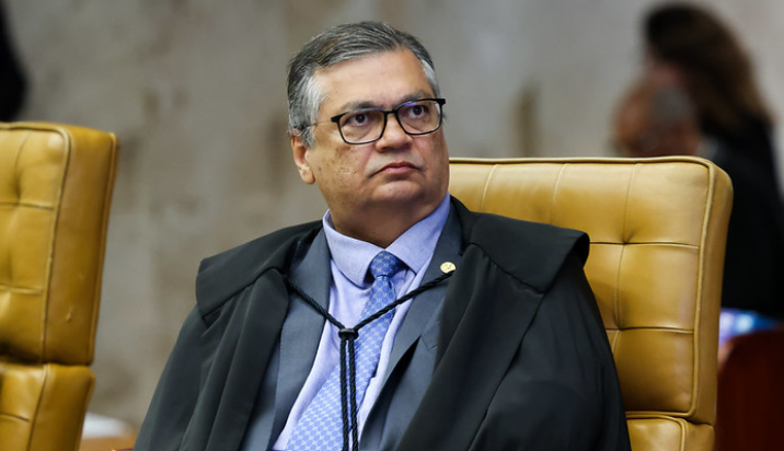 Dino suspende quebra de sigilo de Lulinha em CPMI do INSS