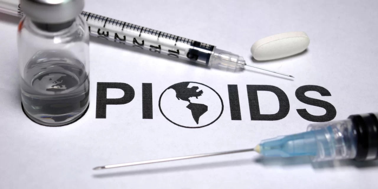 Crise que mata 200 por dia nos EUA se aproxima do Brasil