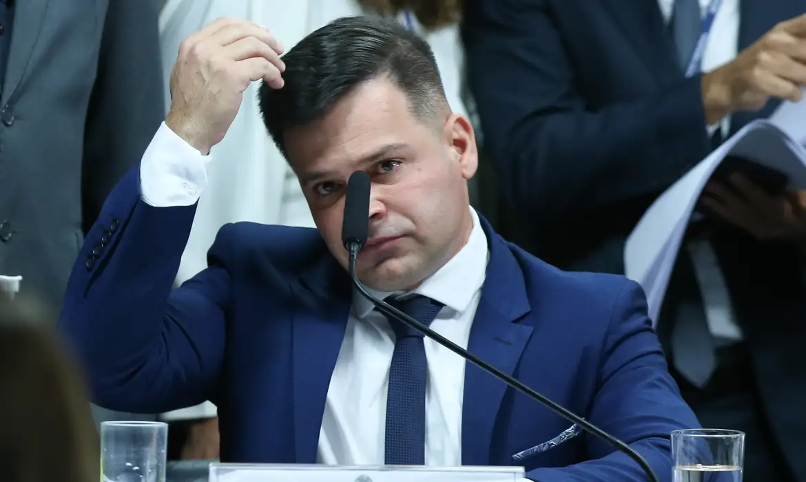 Moraes manda prender ex-diretor da PRF Silvinei Marques e mais quatro