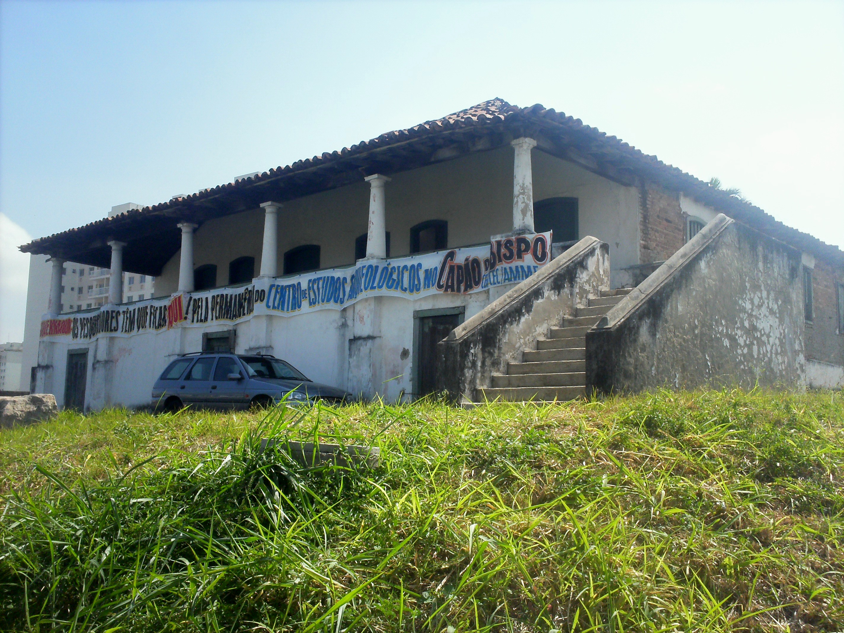 Este raro tesouro colonial está abandonado em Del Castilho