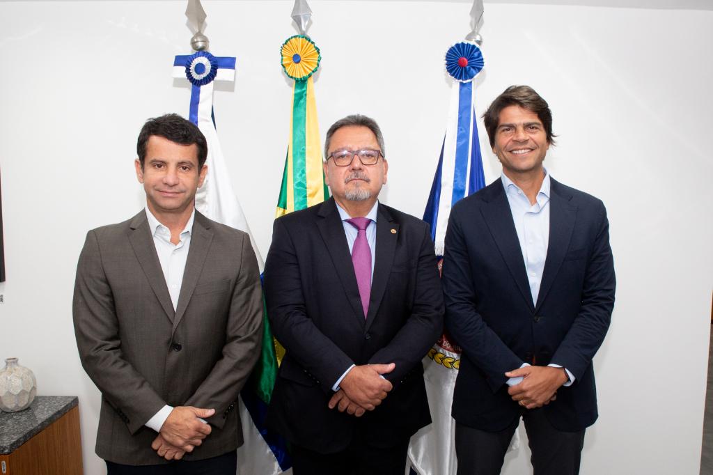 PGJ recebe deputados para discutir pontos da reforma administrativa