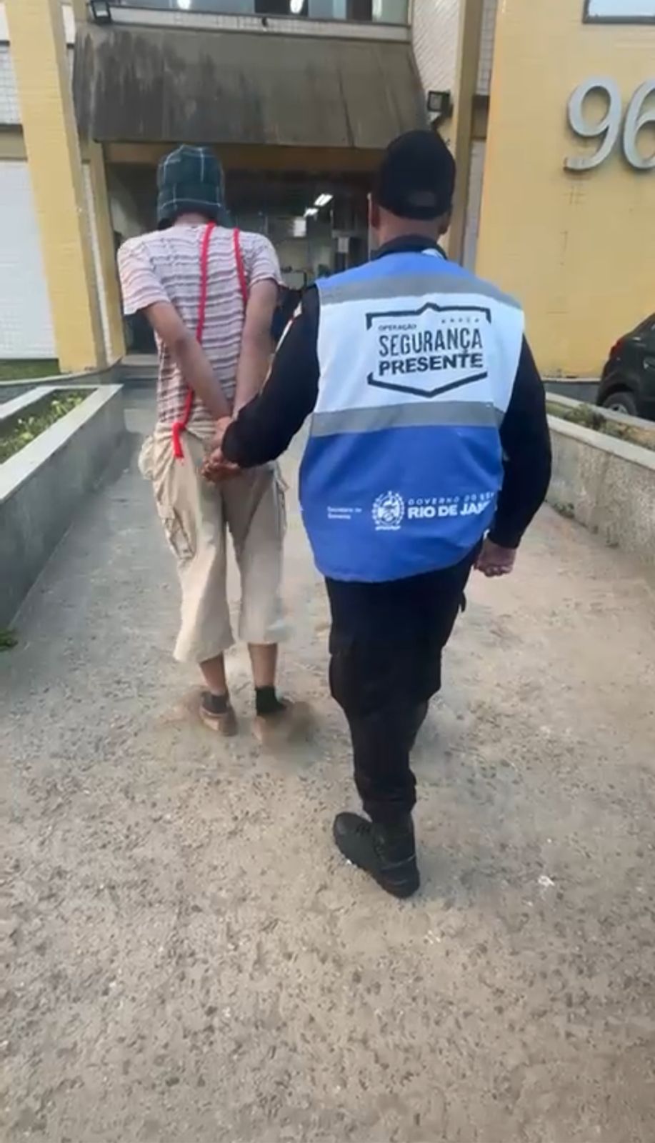 ‘Chaves de Miguel Pereira’ é flagrado com maconha