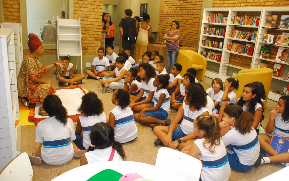 Em meio a debates sobre anistia e blindagem de parlamentares, MEC lança programa para ensinar democracia nas escolas