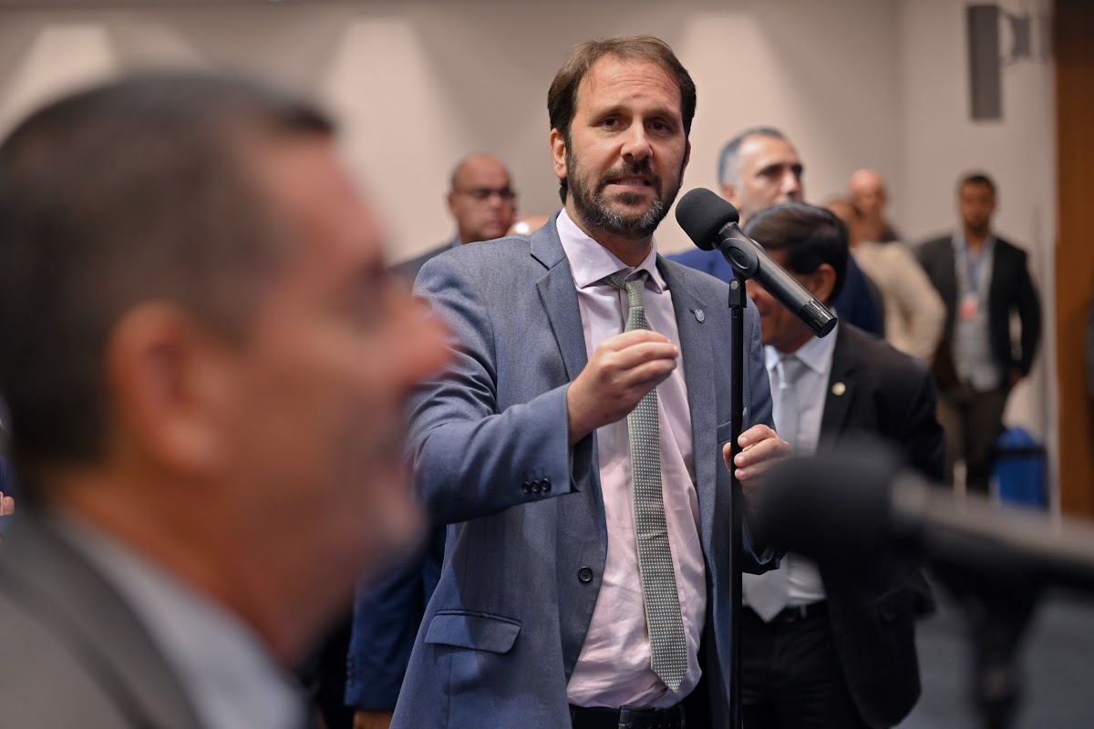 Psol tenta barrar decreto que amplia poderes da Casa Civil no Rio