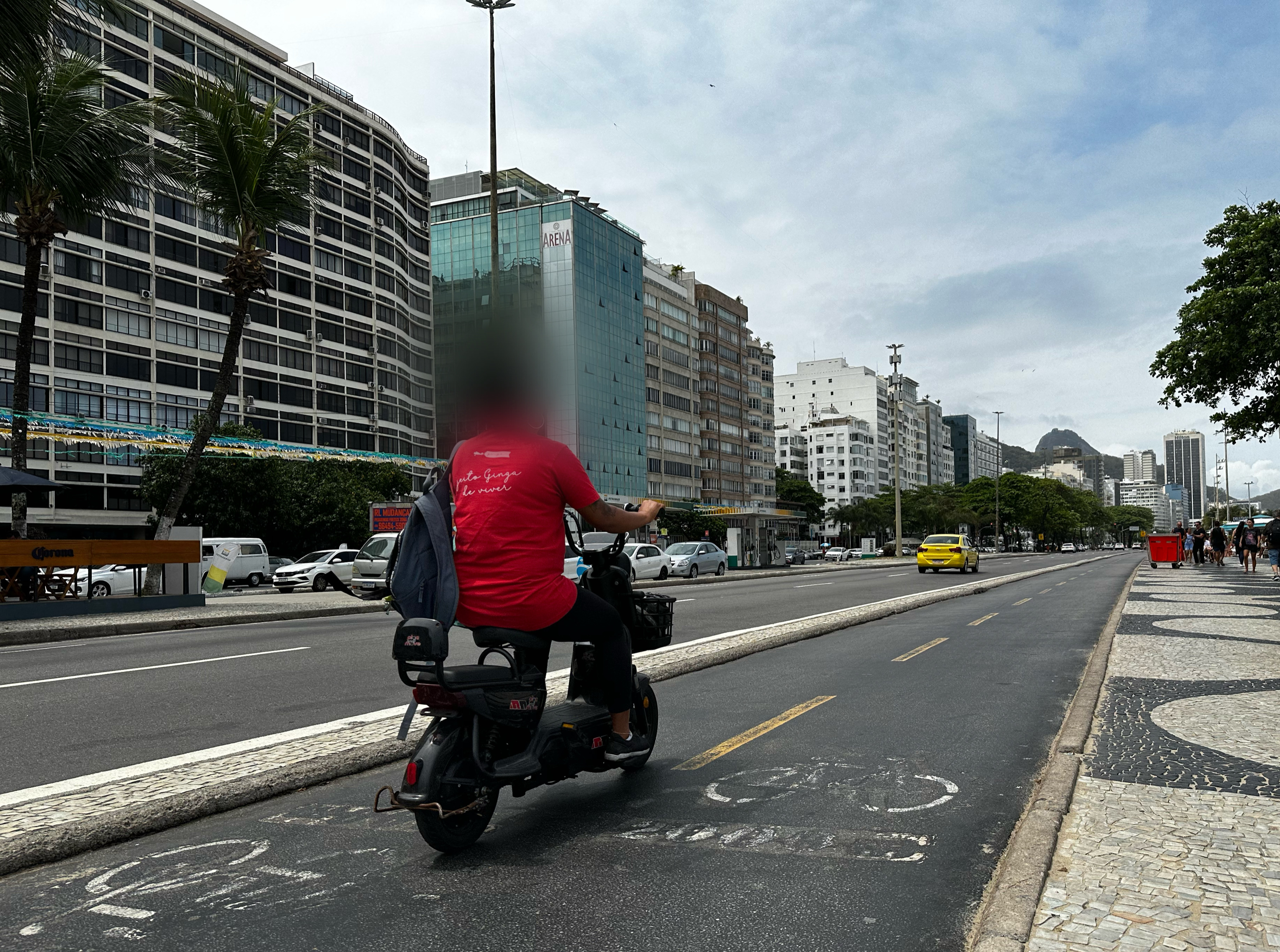 Patinetes e bikes elétricas: a imprudência que virou epidemia nas ruas cariocas