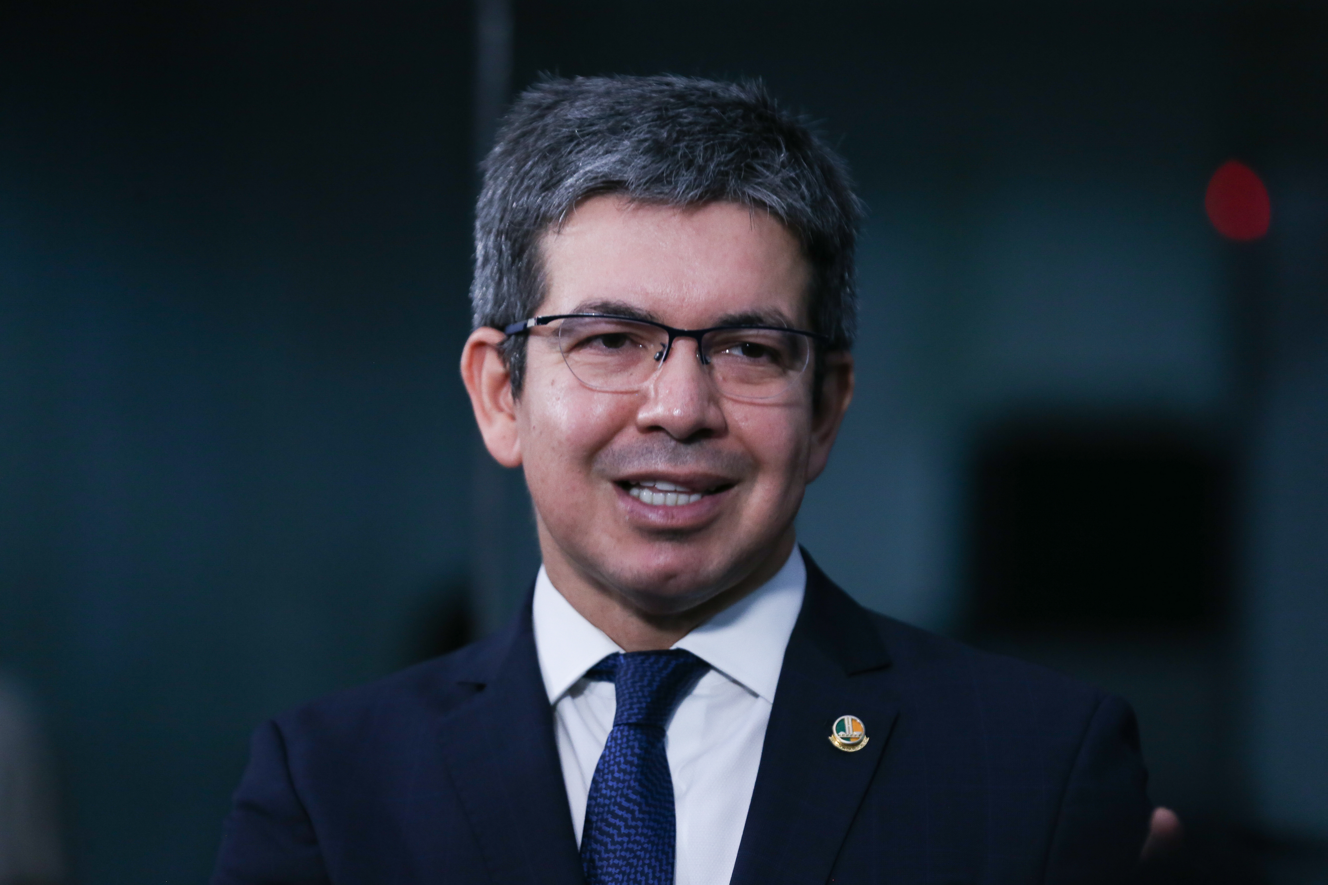 Randolfe diz que esquerda dá menos atenção à disputa pelo Senado