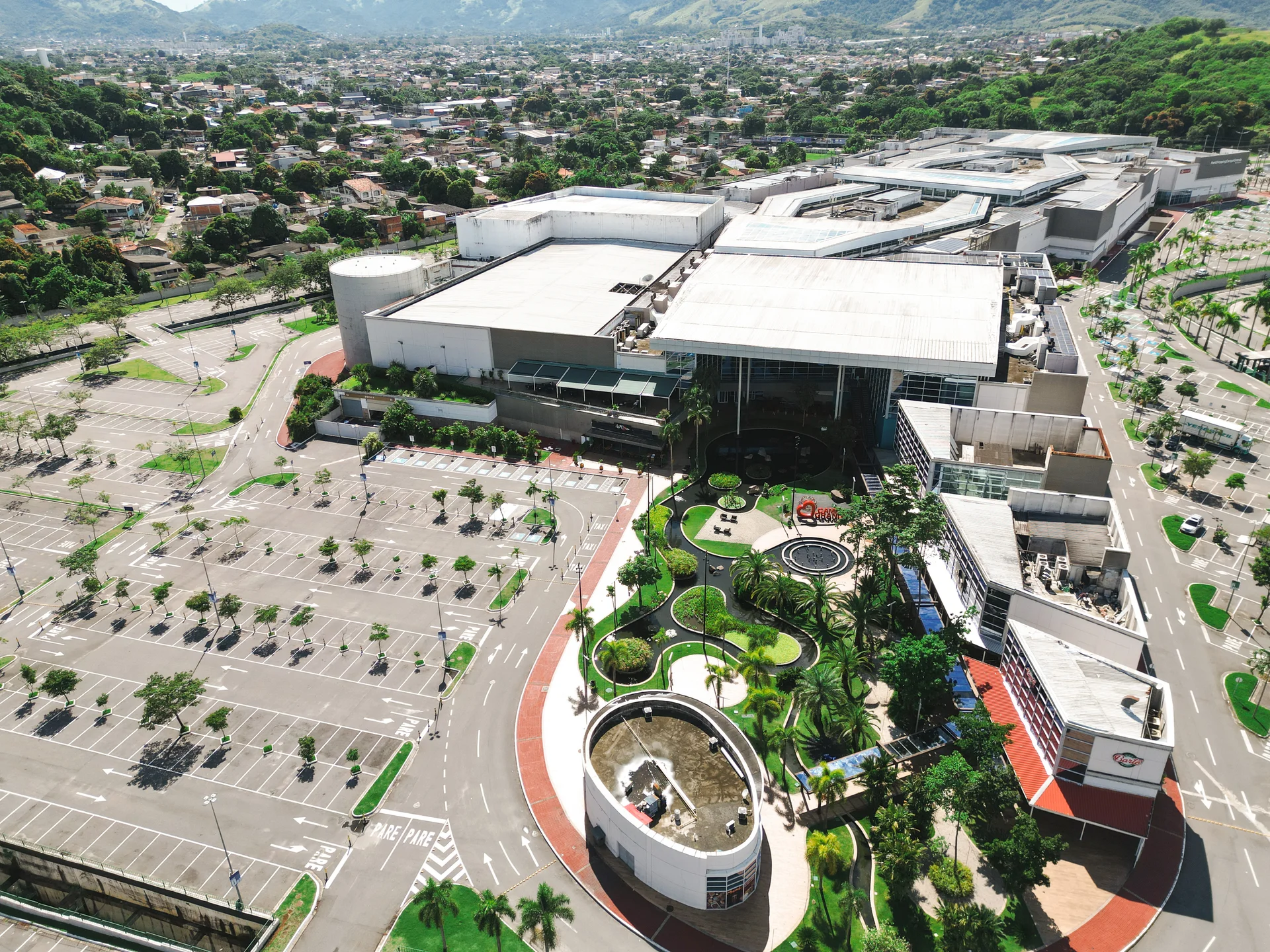 Câmara vota lei que permite ampliar shoppings, mercados e hospitais no Rio; entenda