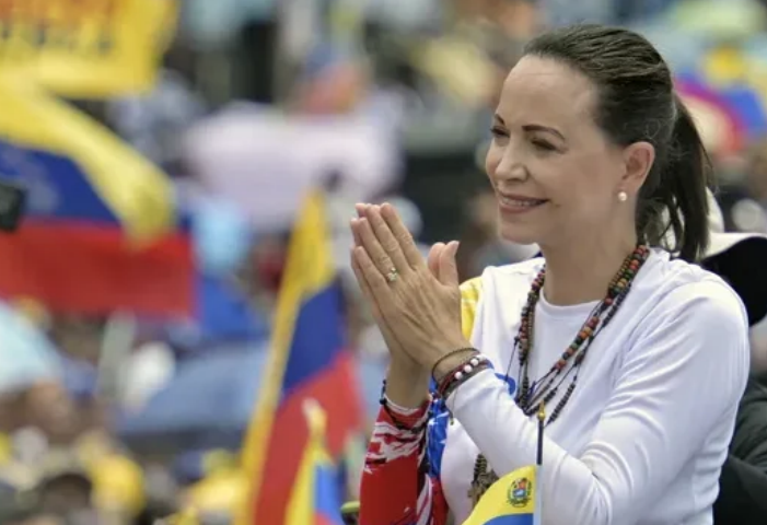 Corina Machado entrega sua medalha do Nobel da Paz a Trump na Casa Branca