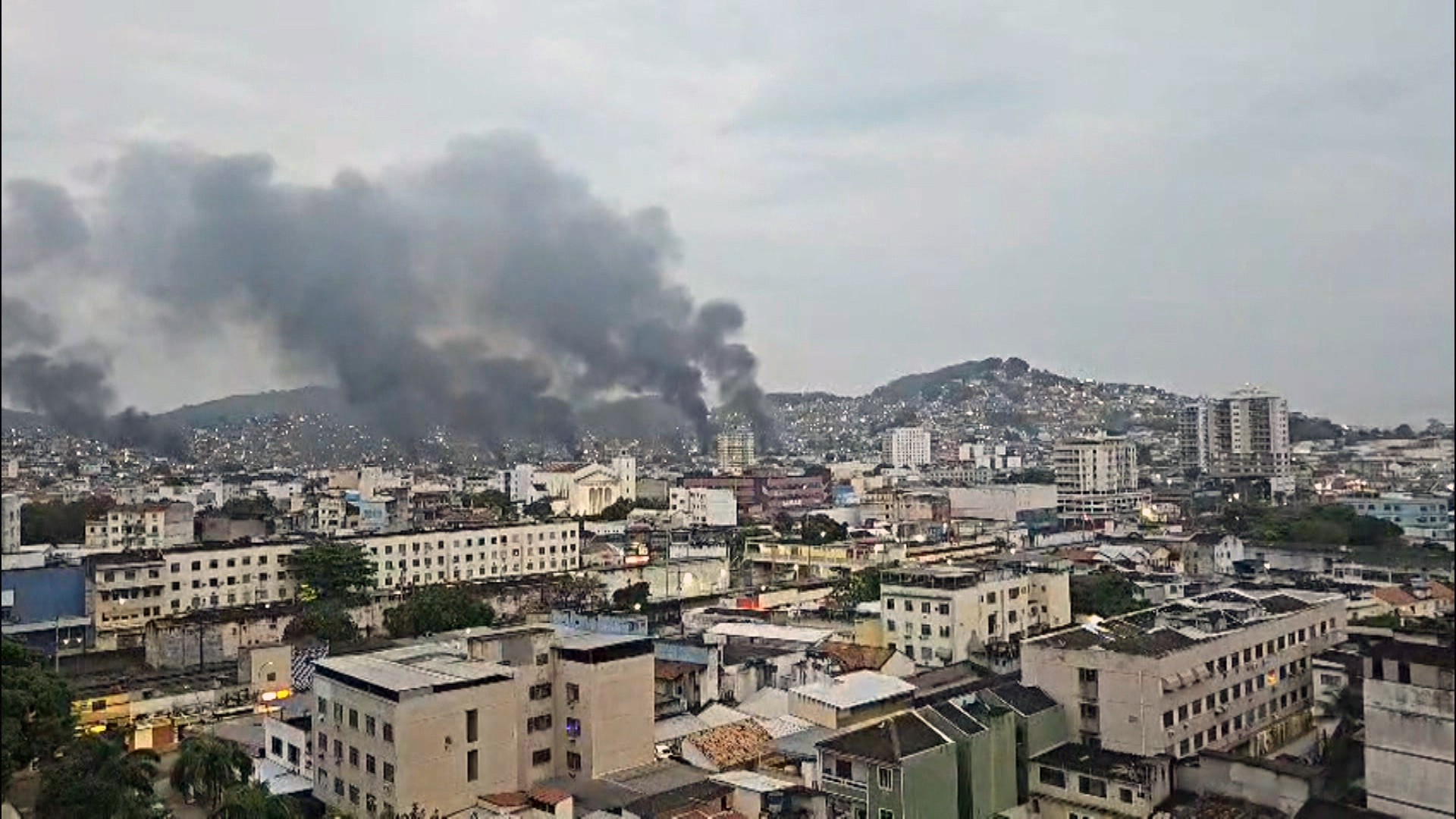 Moraes dá 15 dias para governo do Rio entregar imagens de megaoperação na Penha e no Alemão