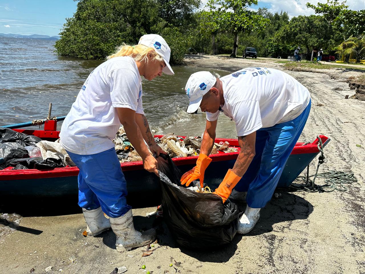 A força das marés: os pescadores que devolvem vida à Baía de Guanabara