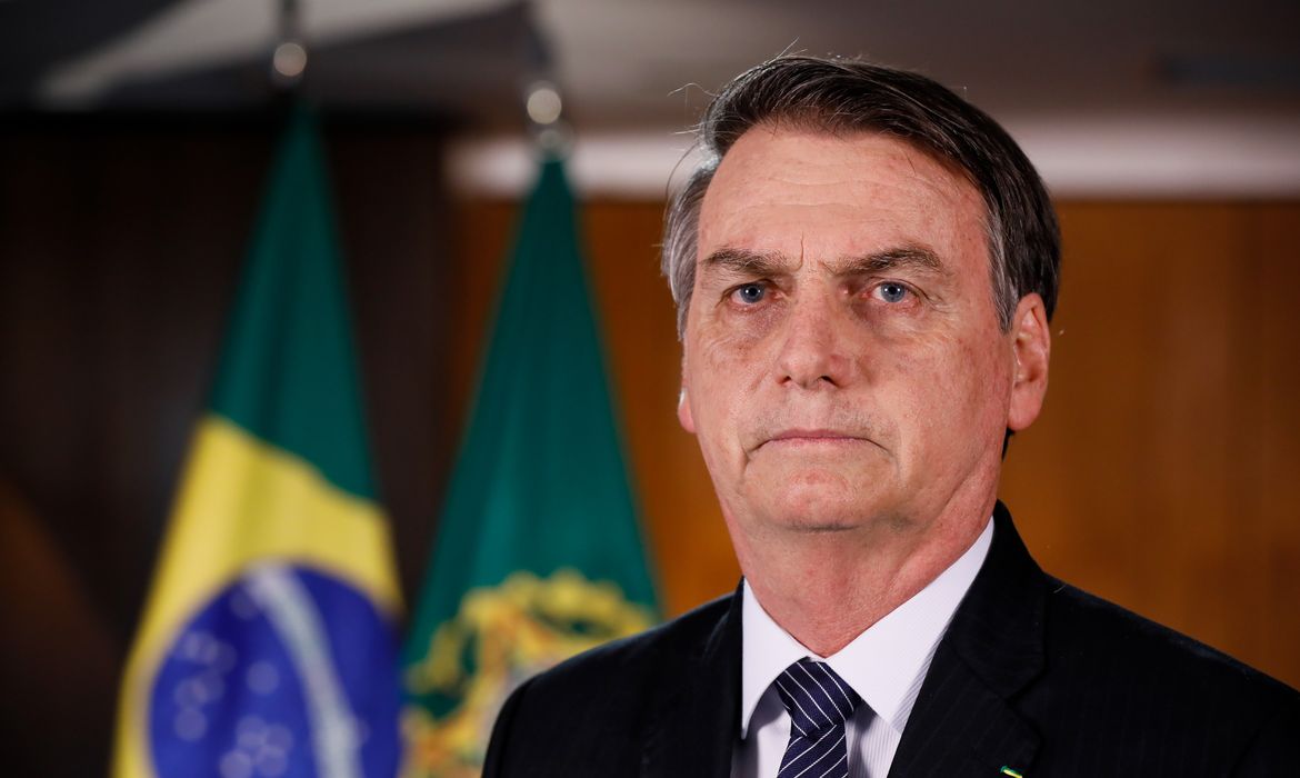 Bolsonaro segue com dor e limitação no ombro; médicos reforçam ao STF que cirurgia é necessária