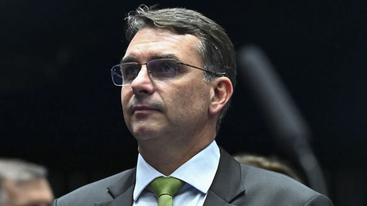 Flávio volta ao Brasil e mandato-tampão do governo do Rio deve ser pauta com Bolsonaro