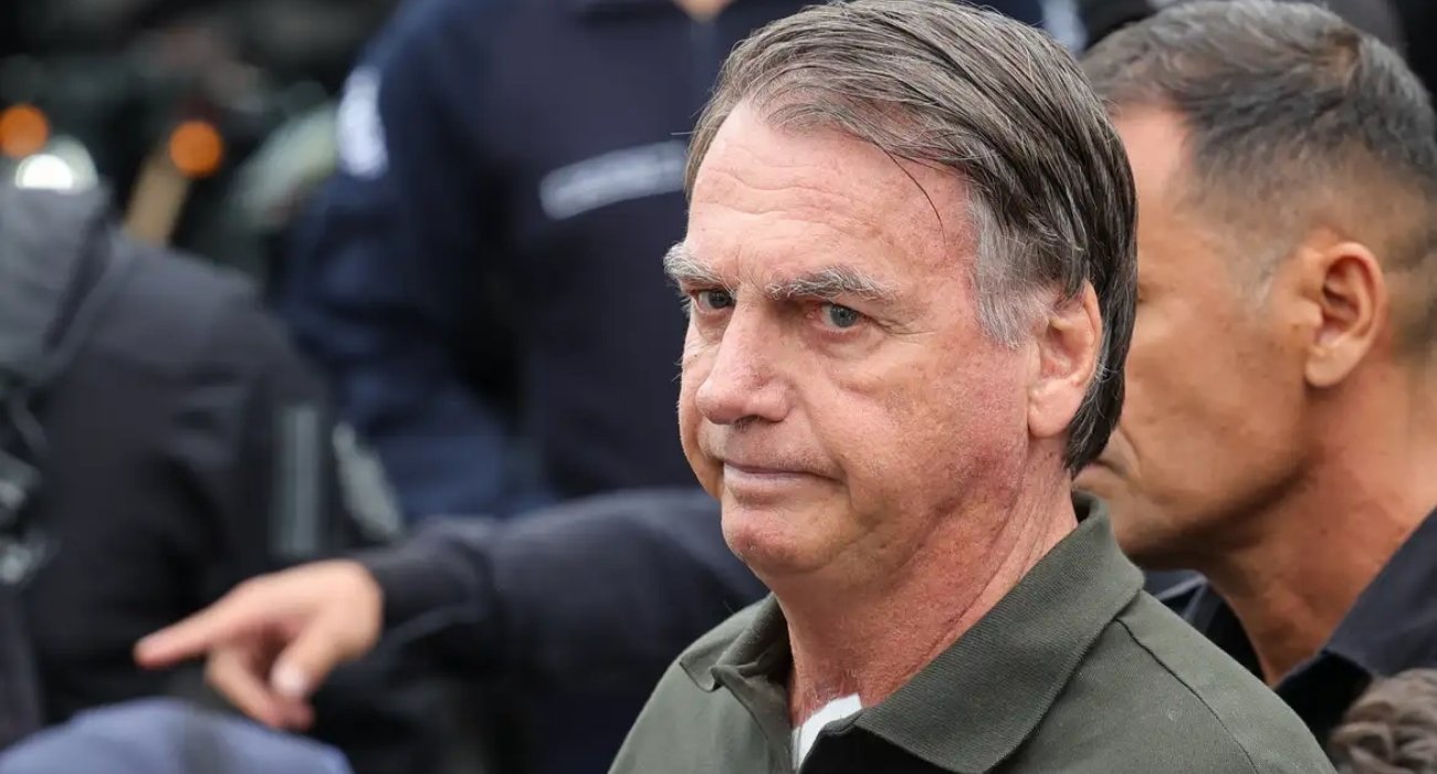 PF conclui que Bolsonaro precisa de cirurgia de hérnia