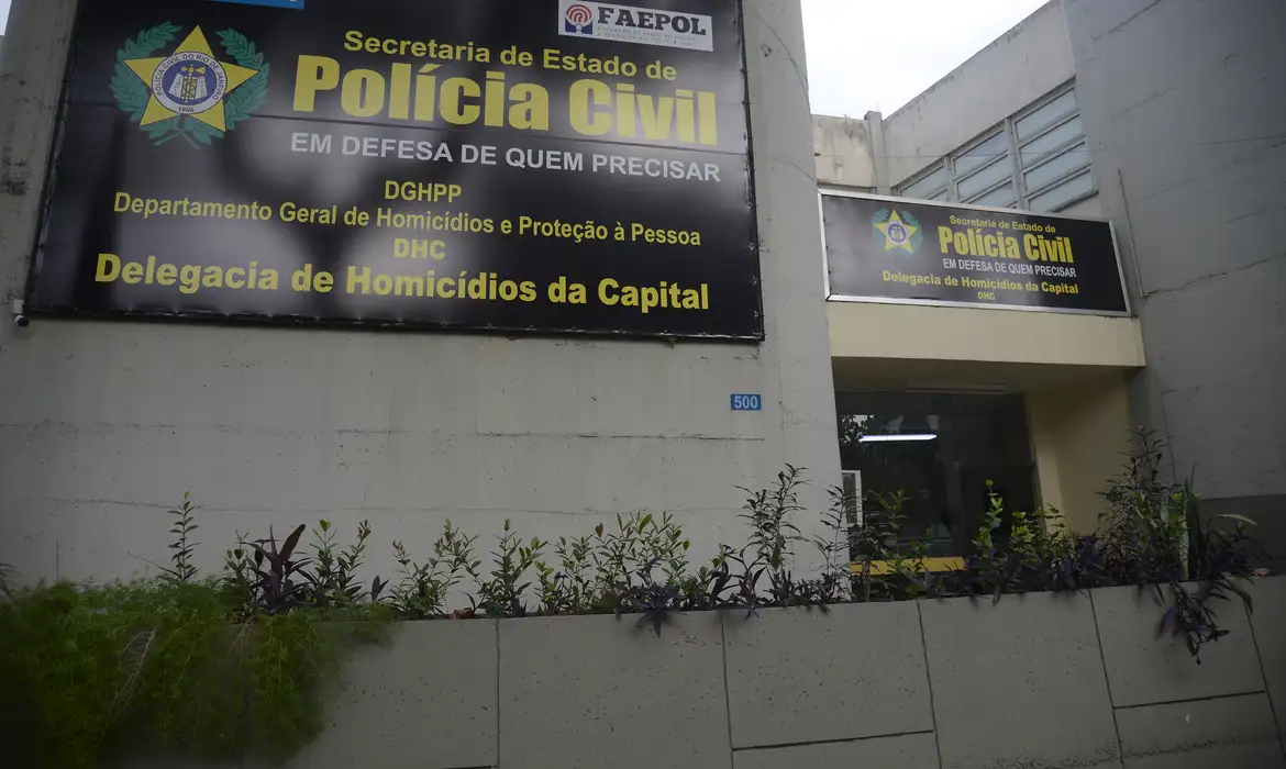 Suspeito de feminicídio morre após reagir a abordagem policial no Centro do Rio