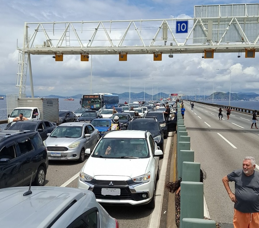 Com reajuste, carros pagam R$ 6,60 por pedágio da Ponte Rio-Niterói