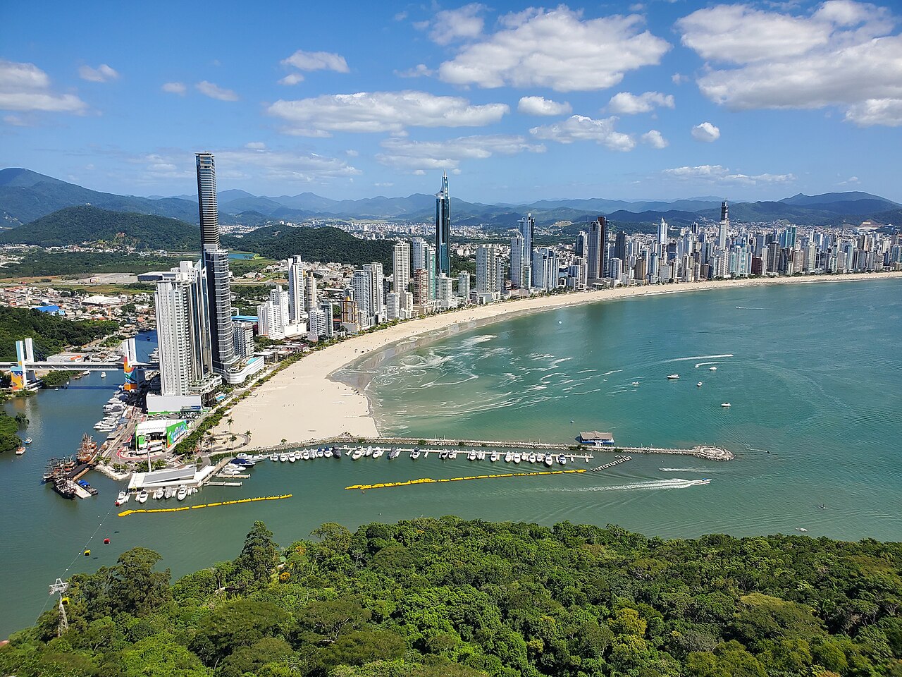 Preço dos imóveis tem alta acima da inflação e sobe 6,5% em 2025; saiba quais são as cidades com maior custo