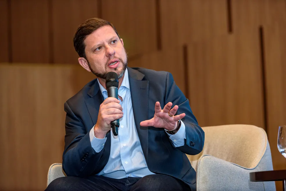 Peregrinação na Casa Civil mostra a força de Nicola Micione  na disputa do mandato-tampão