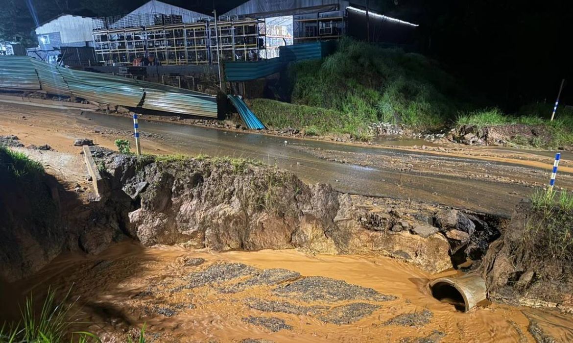 Novo vazamento em mina da Vale atinge rio Maranhão em Congonhas