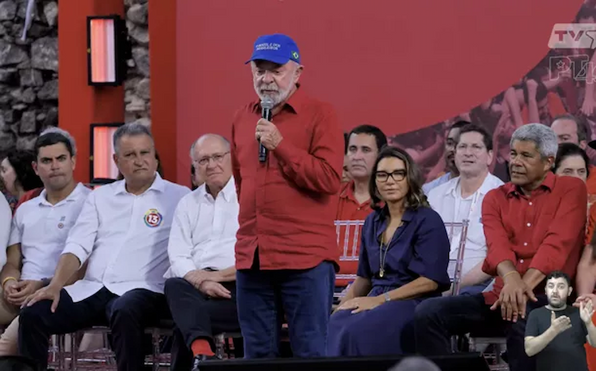 Em aniversário do PT, Lula alerta para erros e perda de espaço político do partido