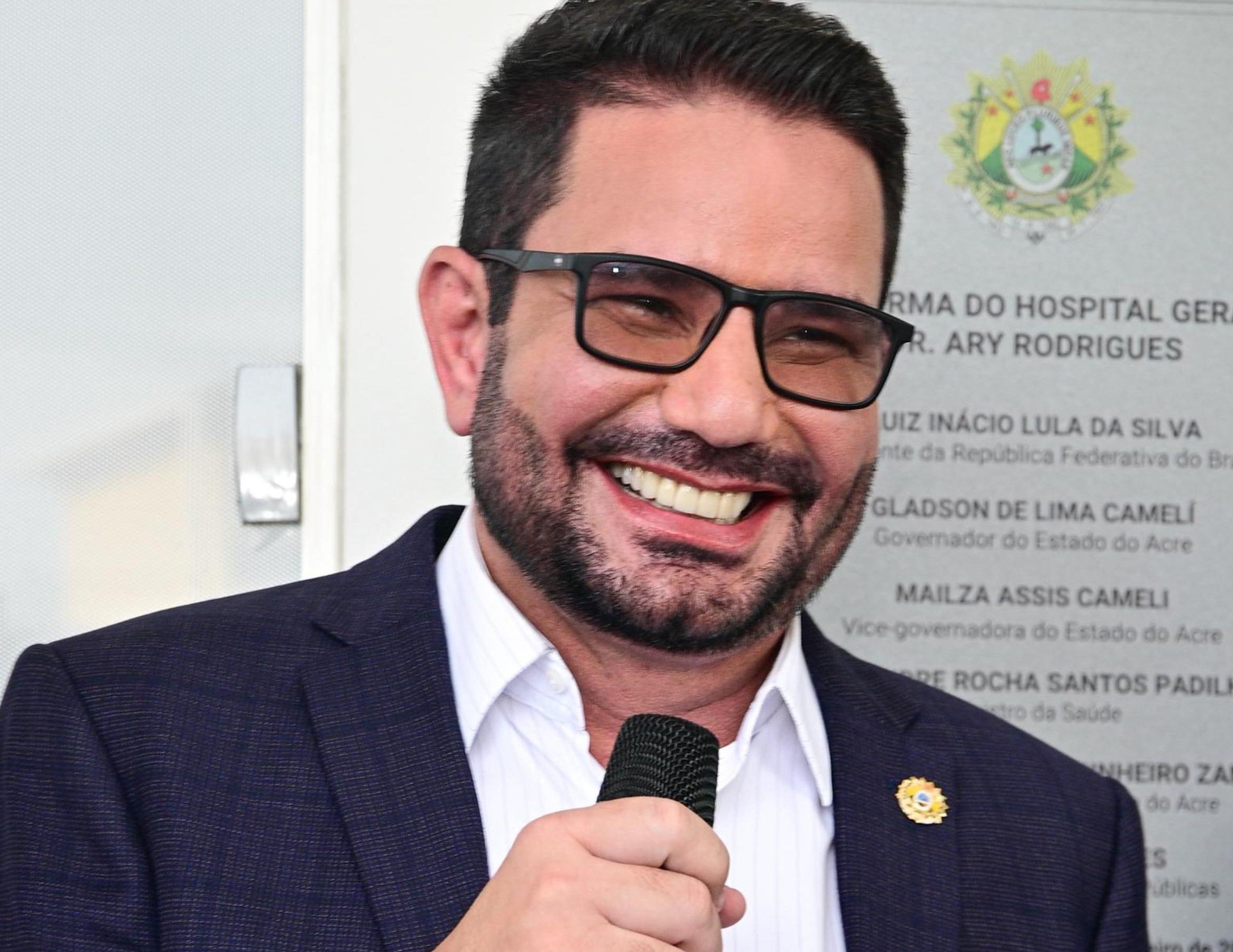 PF apreende mais de R$ 500 mil em operação na casa do governador do Acre