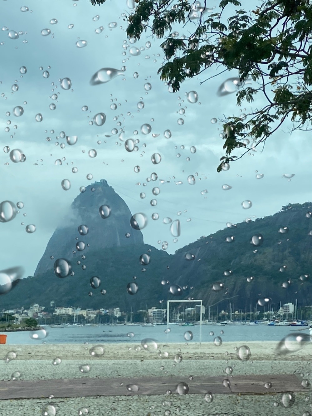 Semana começa com chuva e tempo instável no Rio