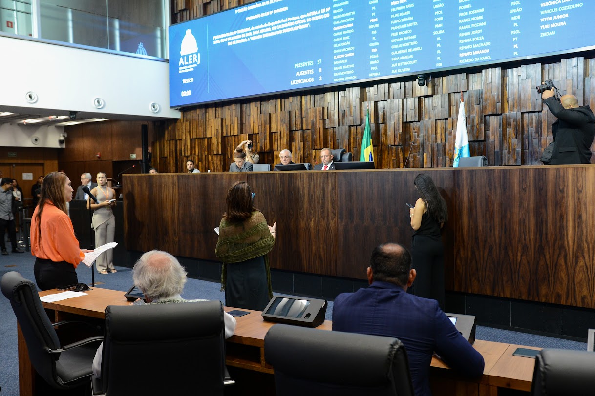 Alerj aprova substitutivo da CCJ para eleição indireta: voto será aberto e com desincompatibilização em 24 horas