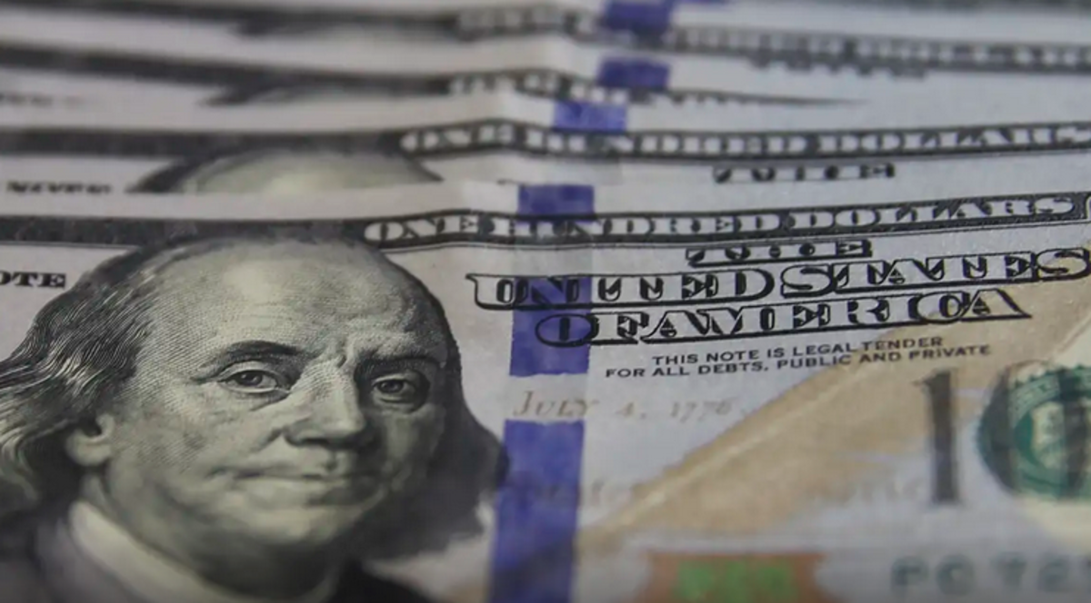 Bolsa bate recorde e dólar cai a R$ 5,18, menor valor desde maio de 2024