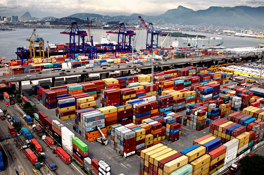 Comércio exterior do Rio cresce em 2025 com alta de investimentos e empregos