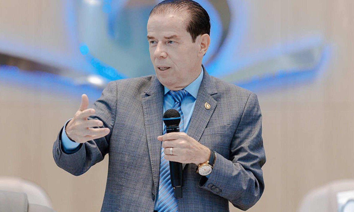 Vídeo: Pastor roga praga e diz que integrantes de escola que homenageou Lula ‘terão câncer na garganta’