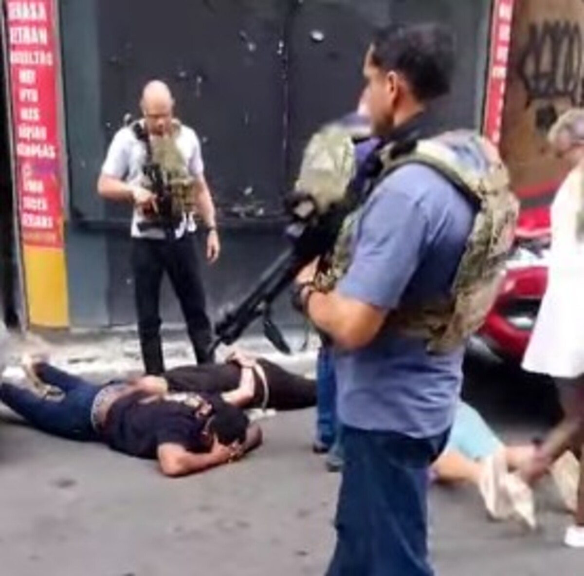 Vídeo: PF flagra grupo com R$ 800 mil em espécie e prende policial militar em Niterói