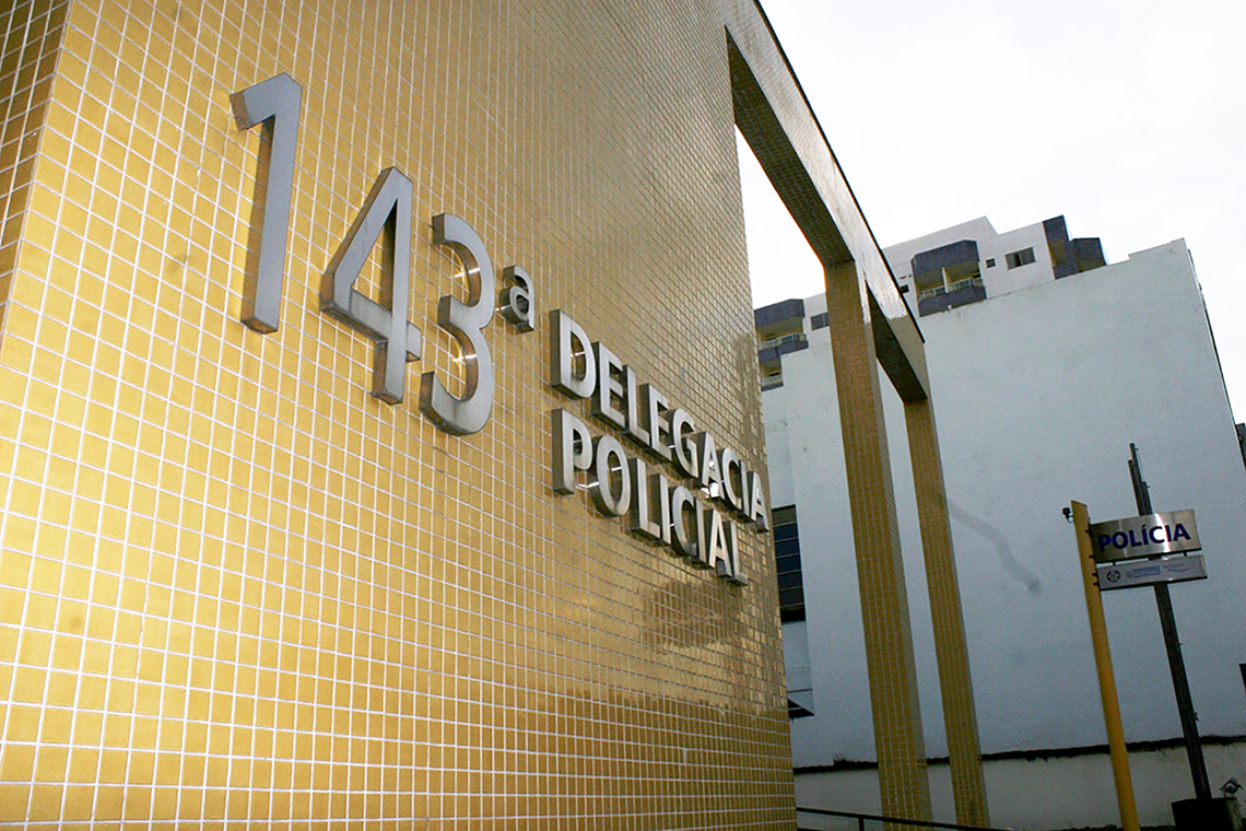 Professora e alunos são baleados em ataque em Itaperuna