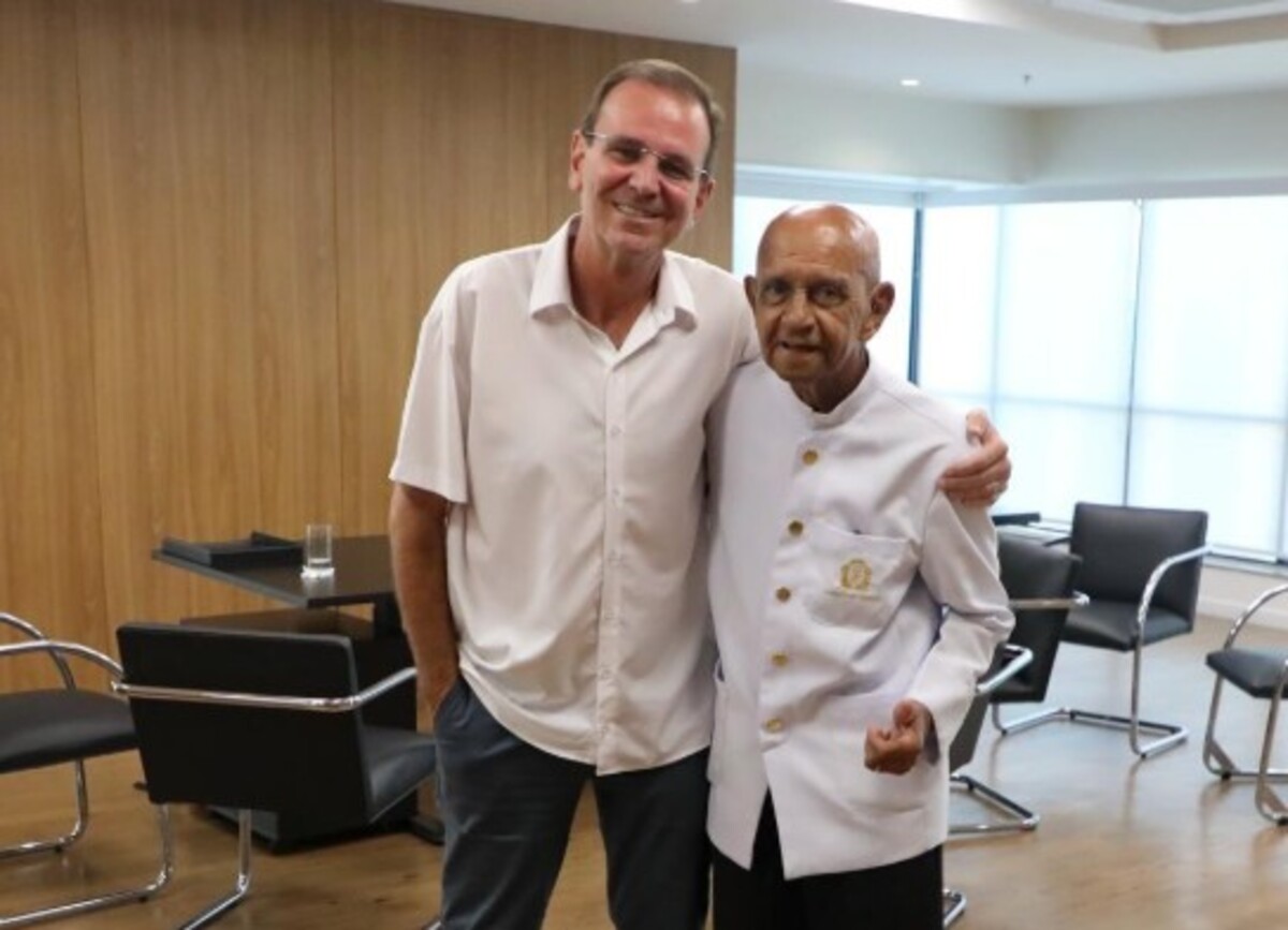 Prestes a deixar o cargo, Paes já começa a se despedir dos servidores da Prefeitura