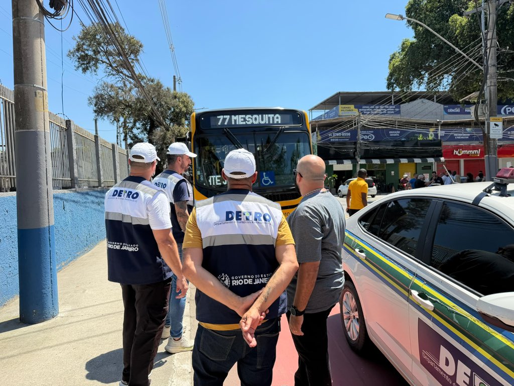 Guerra no transporte: Detro reboca ônibus do BRT que liga Rio à Baixada no primeiro dia de operação