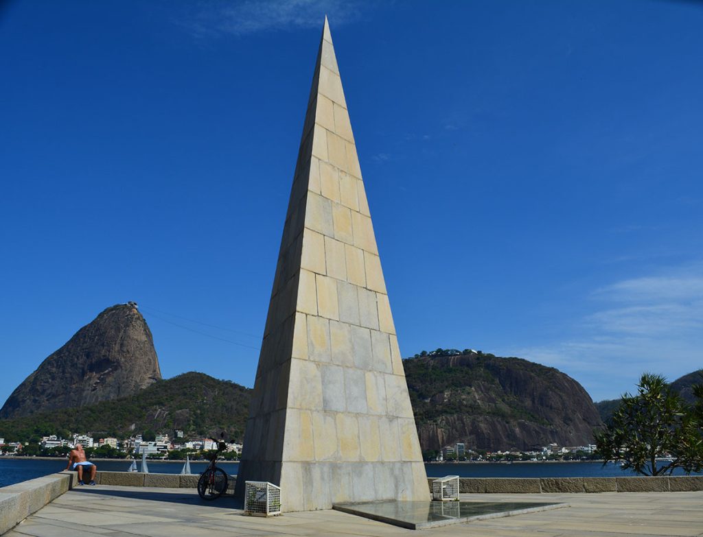 Os segredos da pirâmide que aponta para o nascimento do Rio 